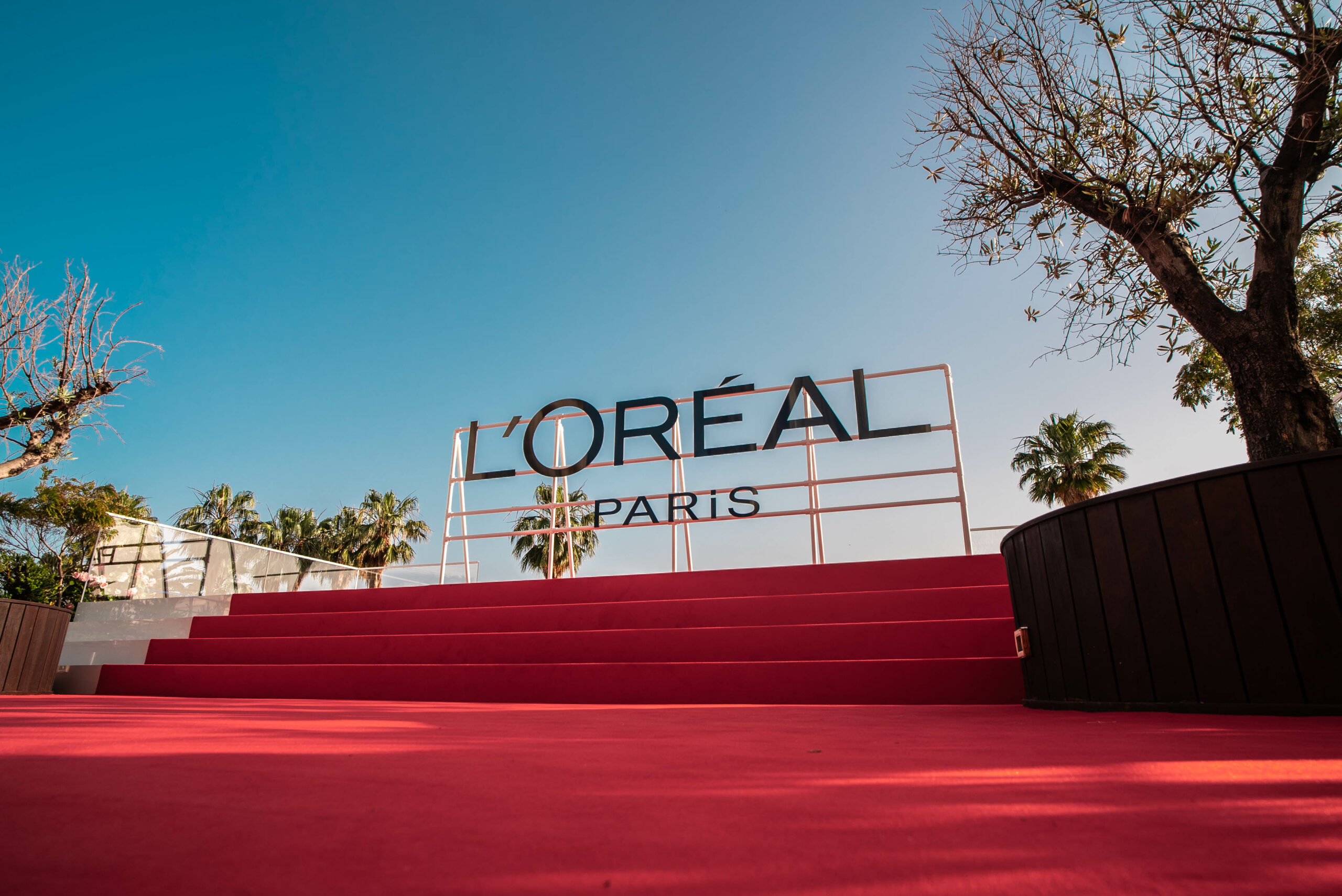Décoration du Martinez à Cannes à l'effigie de la marque L'Oréal