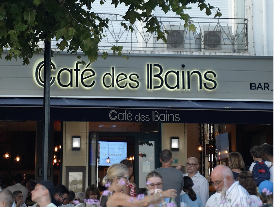CAFÉ DES BAINS