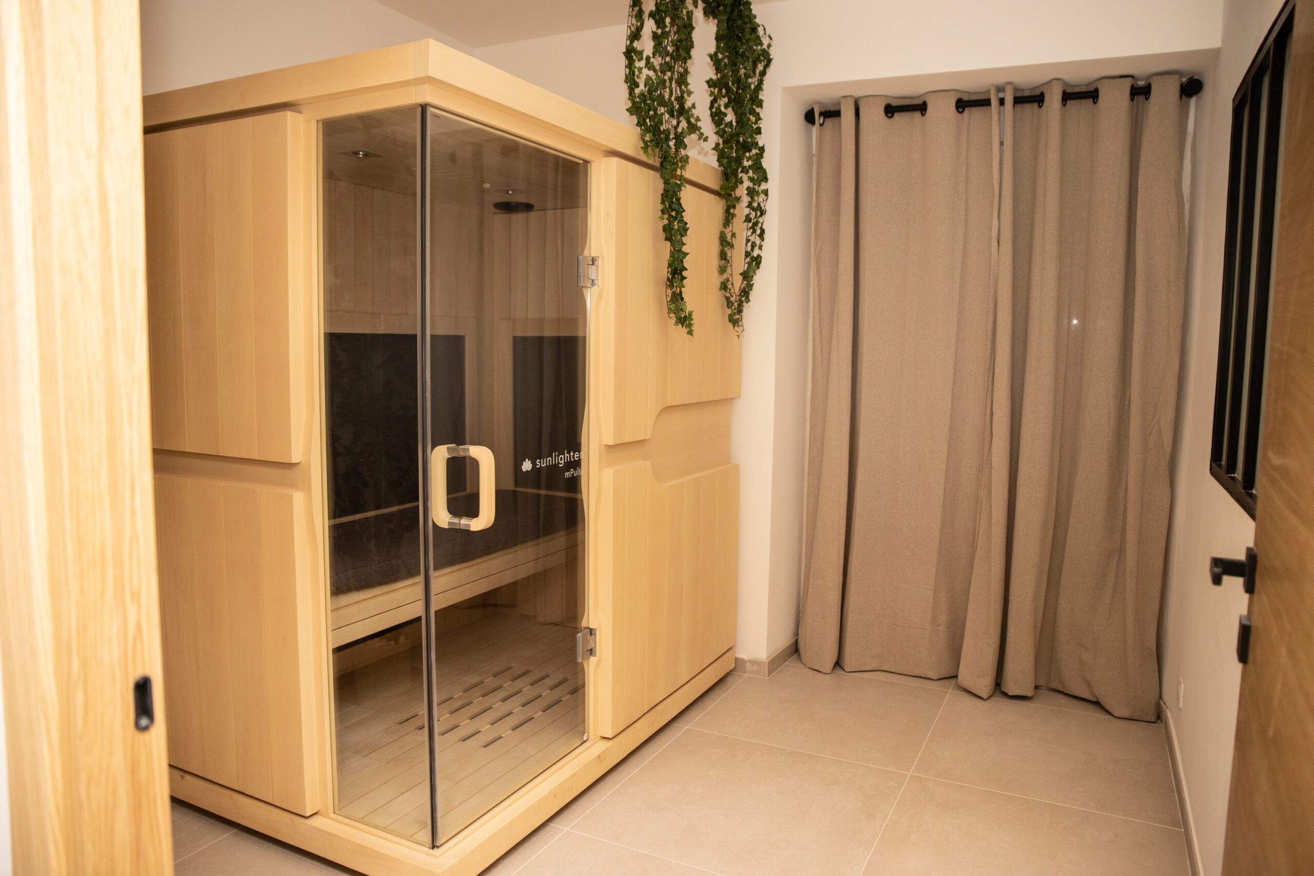 Le sauna dans le nouveau salon Utopia à Cannes